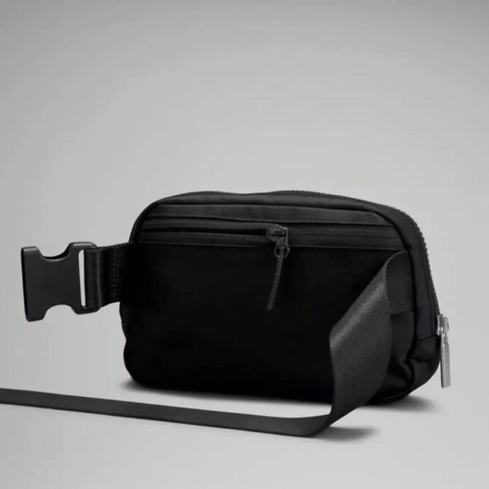 Lululemon Black Everywhere Belt Bag Crossbody Bag Nwt - Picture 2 of 5